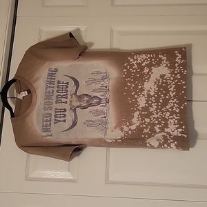 Small business, size small, sand with bleach design